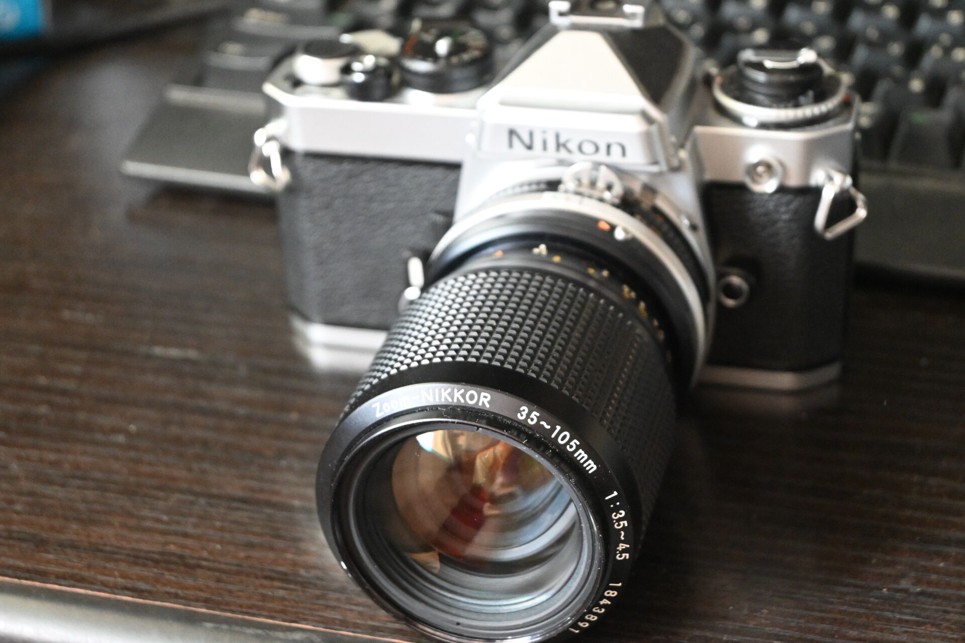 Ai Zoom Nikkor 35-105mm F3.5-4.5S : ねこめしのよなよな工房ブログ Ai Zoom Nikkor 35-105mm F3.5-4.5S : ねこめしのよなよな工房ブログ