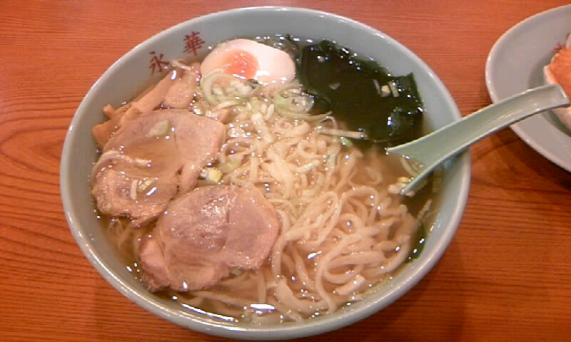 佐野ラーメン ミニ餃子６個 ７５０円それナイスですね 佐野ラーメン永華 小山店 と 昨夜の お願い ランキング かやのうち 蒼穹のトラベラー 関東 西日本の旅