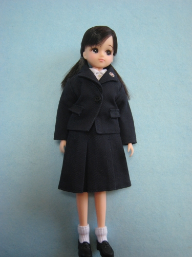 神戸人にはおなじみの姿 松蔭中学校・高等学校の「制服オリジナルリカ