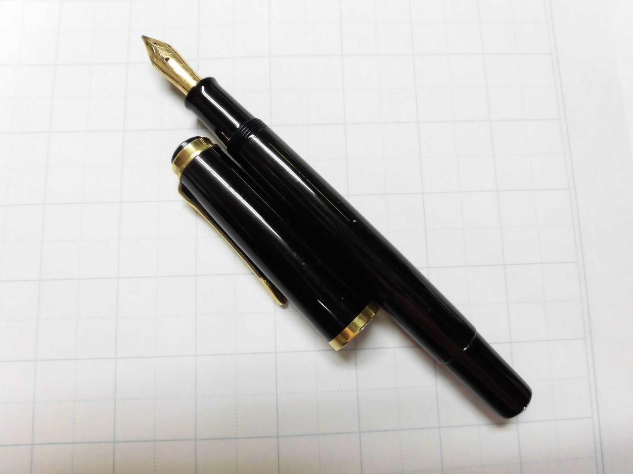 ペリカン　万年筆　PELIKAN　400　14C-585　GERMANY　黒色 PELIKAN #400 14C <OM> 黒縞軸 : 万年筆おやじの備忘録
