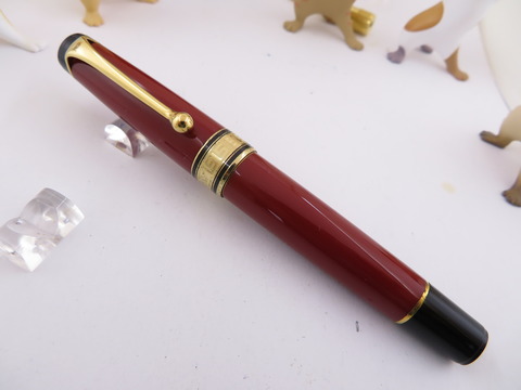 AURORA オプティマ 赤軸 14K-585 : 万年筆おやじの備忘録