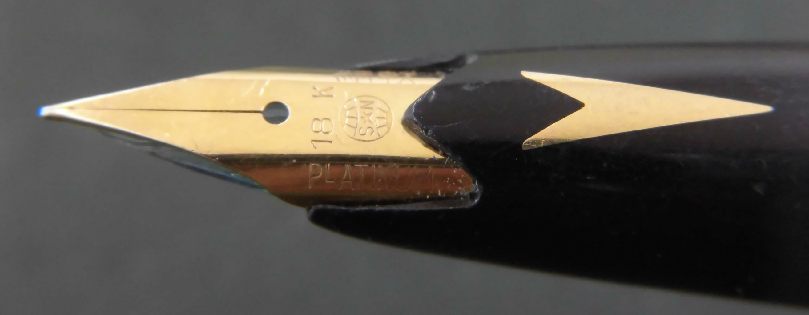 PLATINUM 18 P-300 <細軟> : 万年筆おやじの備忘録