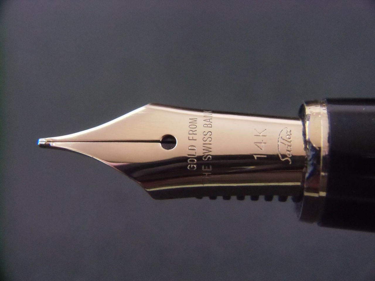 SAILOR 14K”GOLD FROM THE SWISS BANK” : 万年筆