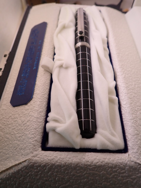 高級なDUKE ④ キングクラウン 格子柄 18K 4 : 万年筆おやじの備忘録