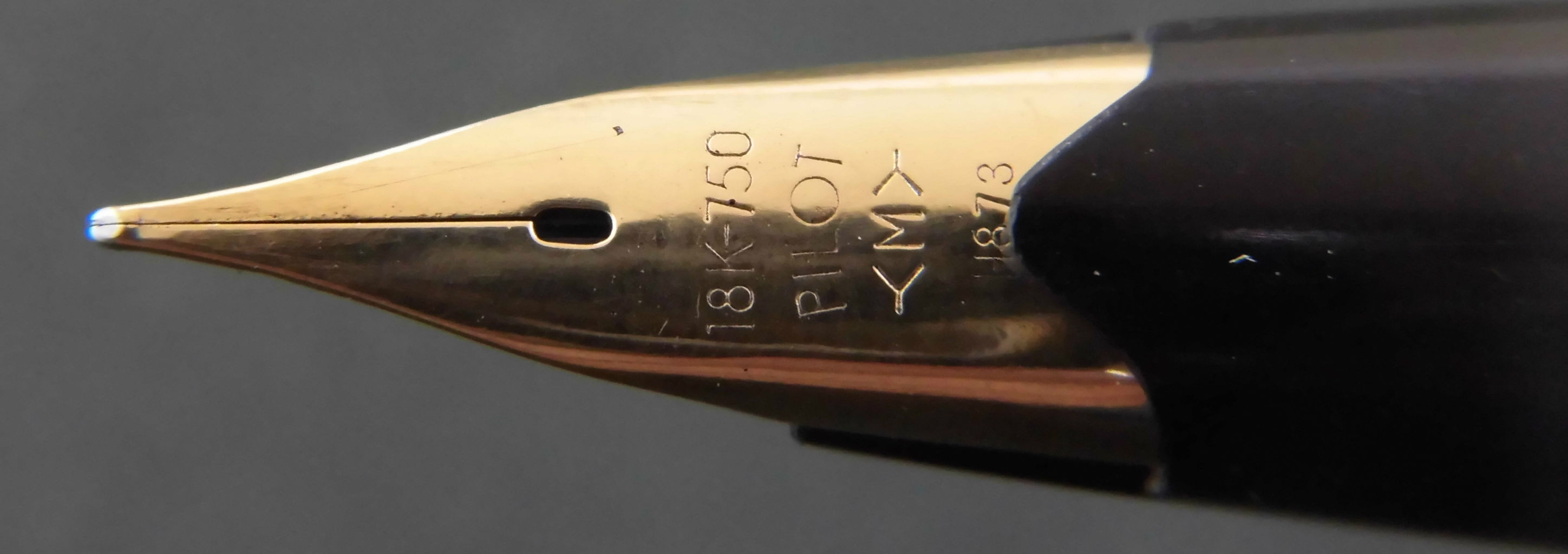 PILOT Elite 18K-750 <M> H873 : 万年筆おやじの備忘録