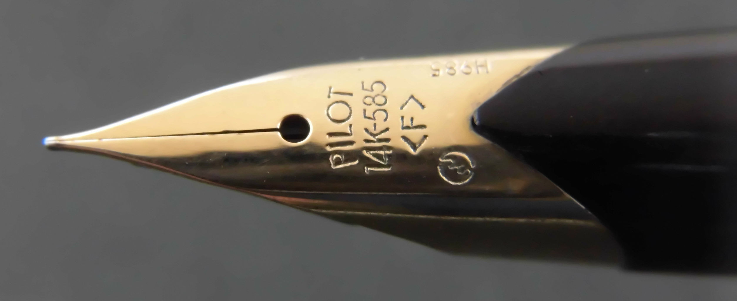 PILOT Grandee URUSHI 14K-585 H985 : 万年筆おやじの備忘録