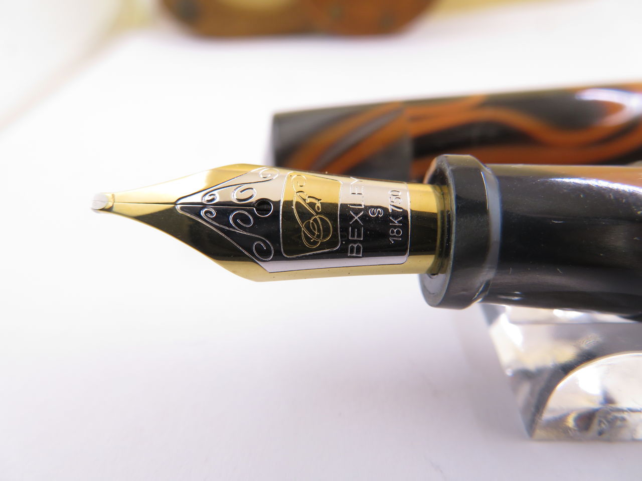 BEXLEY万年筆/ベクスリー/ベクスレー/茶色と黒のマーブル模様/18K750 綺麗な万年筆 Molteni Pen By Bexley : 万年筆おやじの備忘録
