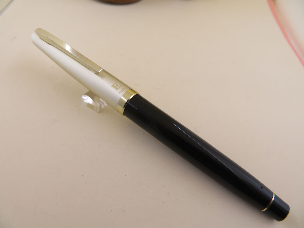 PILOT E-300 14K-585 <SCRIPT> 2.66 : 万年筆おやじの備忘録 PILOT E-300 14K-585 <SCRIPT> 2.66 : 万年筆おやじの備忘録