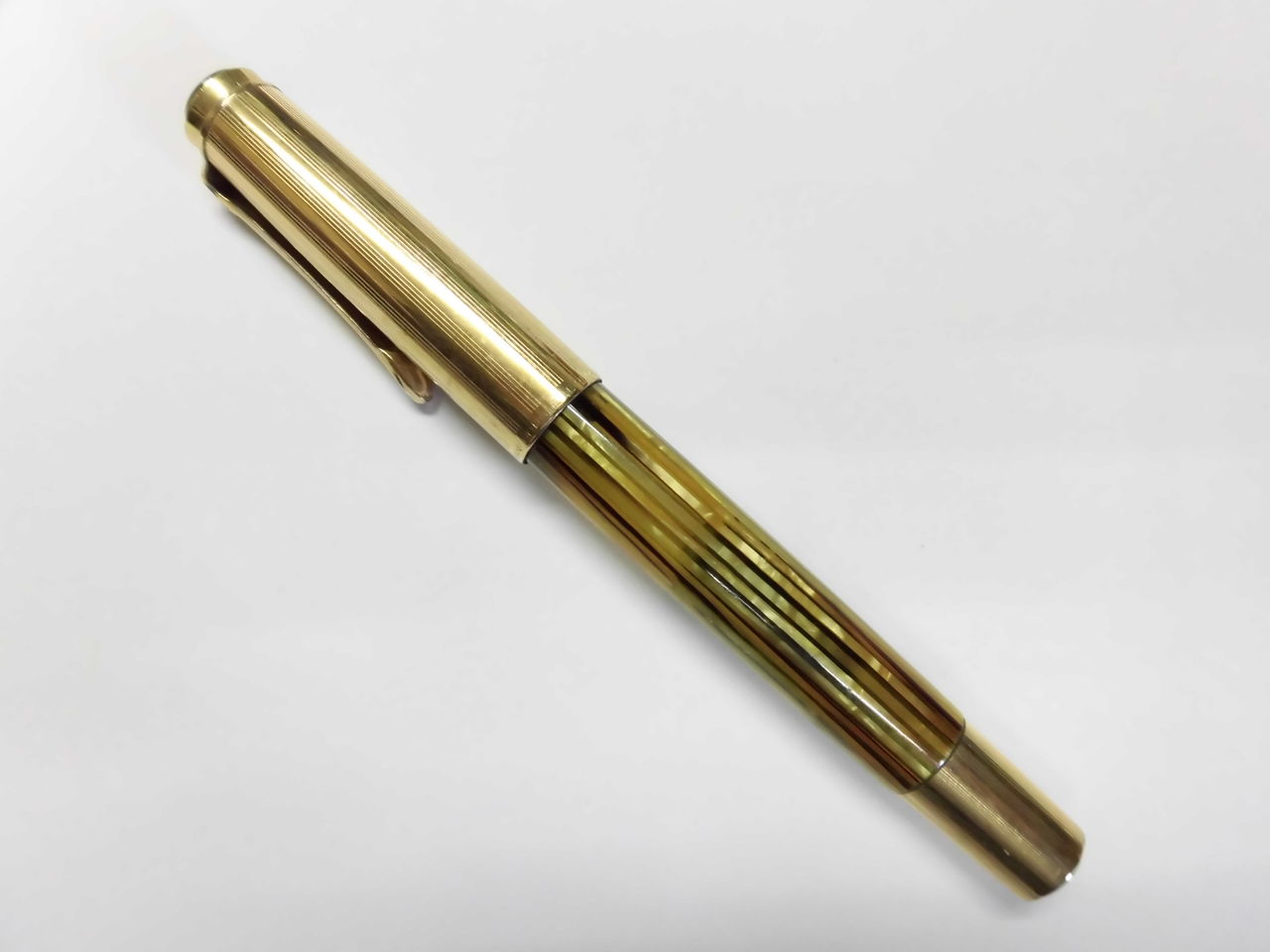 Pelikan万年筆 ♯500 茶縞 Ｍ Pelikan ペリカン 万年筆 スーベレーン #500 茶縞 M - YouTube