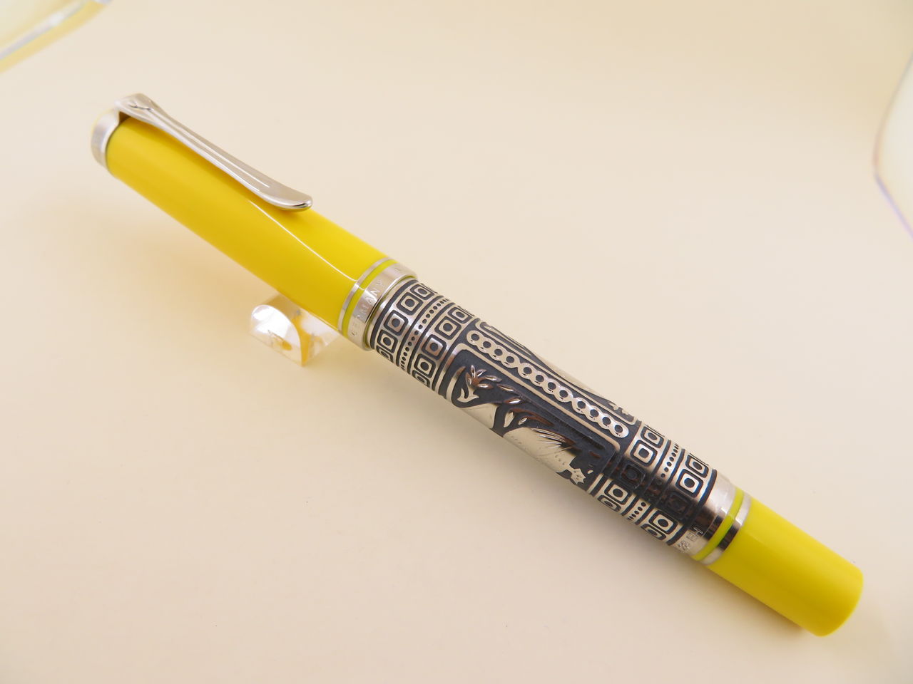 PELIKAN M710 イエロー・トレド 18C : 万年筆おやじの備忘録
