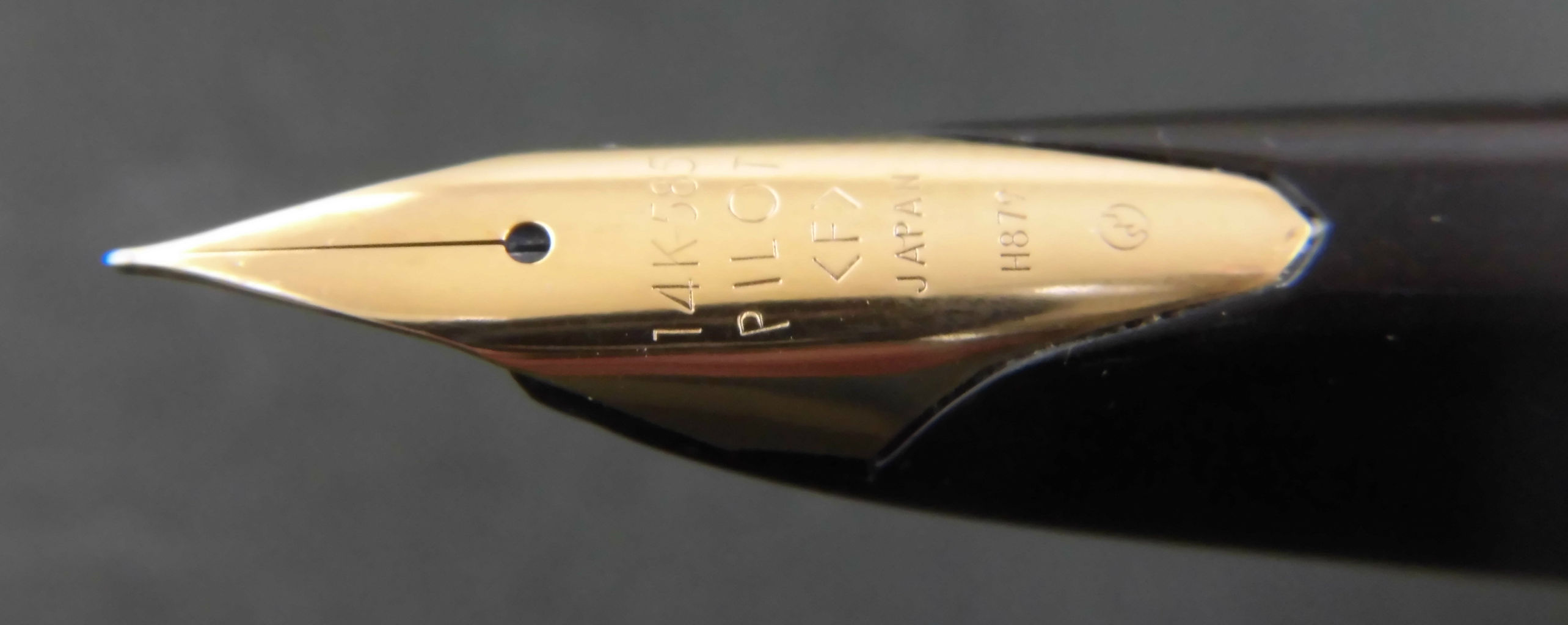 PILOT Elite 万年筆 14K-585 ＜F＞ Buy Vintage Pilot elite full size fountain pen wth 14K solid gold