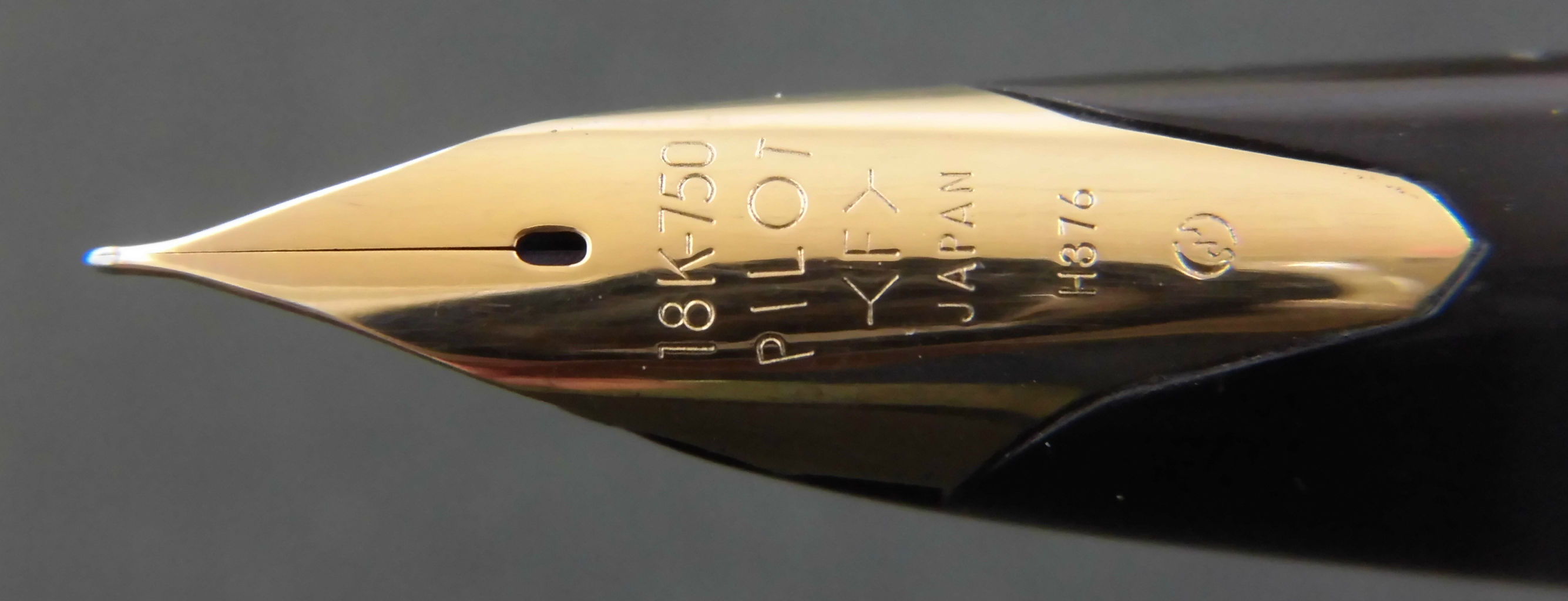 PILOT Elite 18K-750 <F> H876 : 万年筆おやじの備忘録