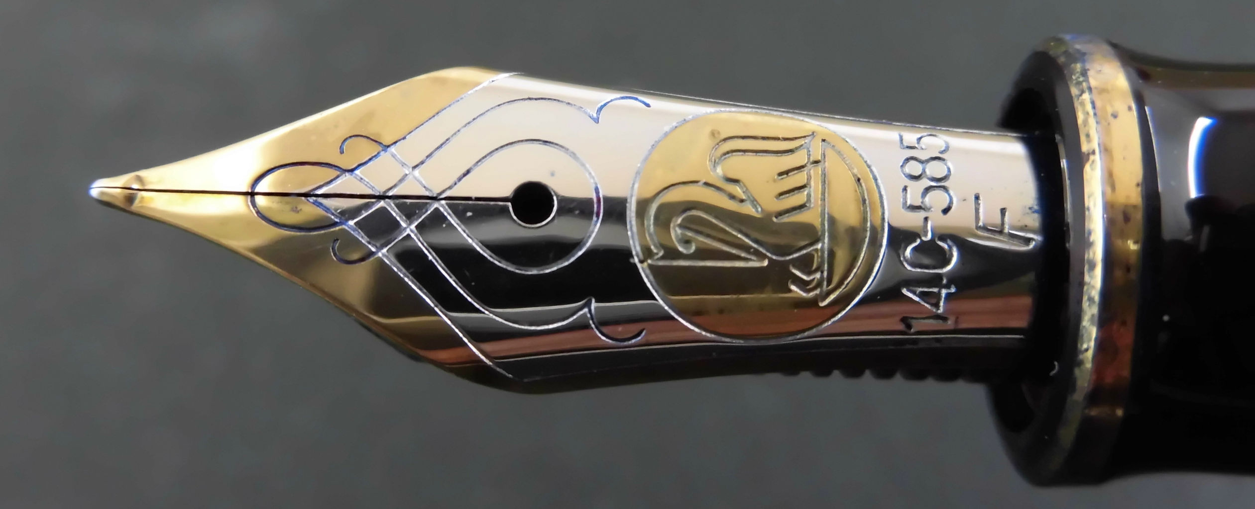 PELIKAN M-800 14C-585 <F> : 万年筆おやじの備忘録
