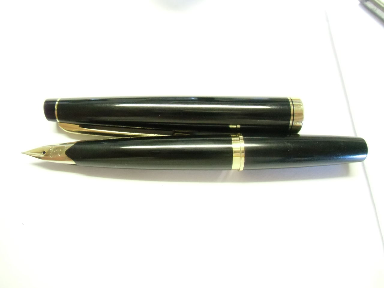 Pilot 万年筆 蝕刻 エリート ショート 14K M 詳細ページ | 万年筆 ボールペンなど高級筆記具の販売・買取