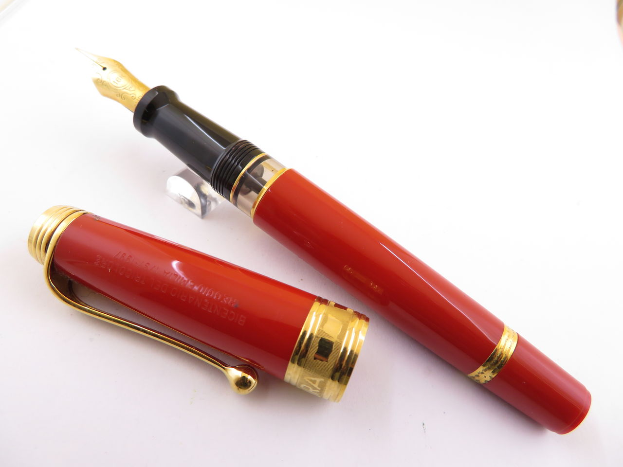 綺麗な万年筆 アウロラ・イタリアン・フラッグ 赤軸 : 万年筆おやじの