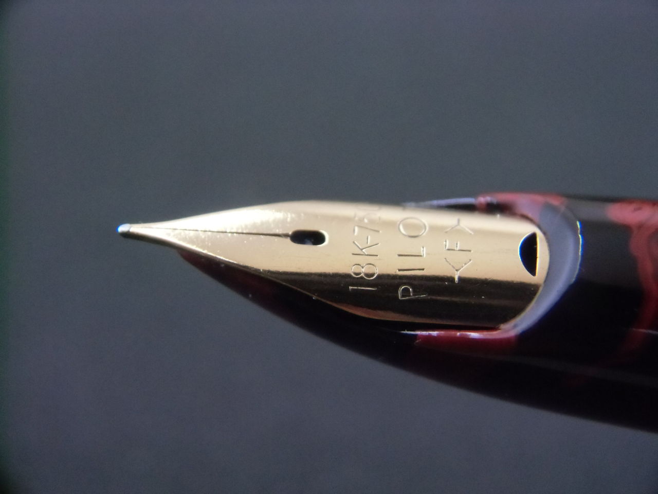 PILOT 18K-750 ＜F＞首軸までラッカー塗装 : 万年筆おやじの備忘録