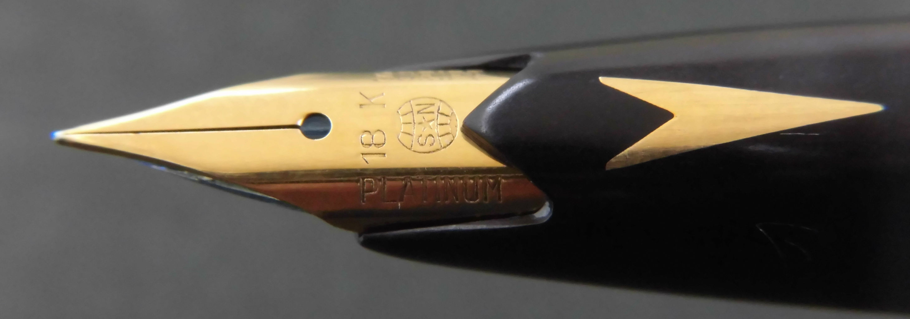 PLATINUM P-300 18K ＜SCRIPT＞ : 万年筆おやじの備忘録