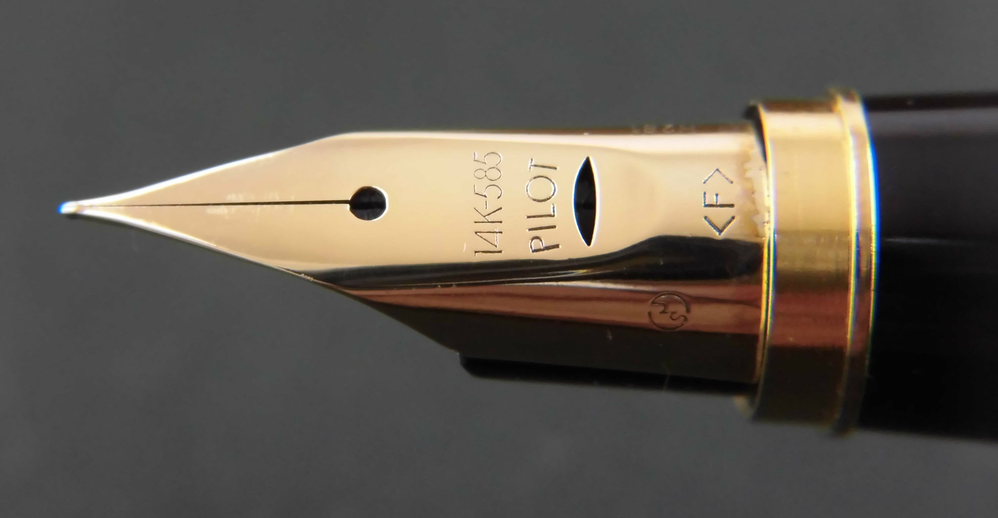 PILOT CUSTOM GURANDEE 14K-585 ＜F＞ : 万年筆おやじの備忘録