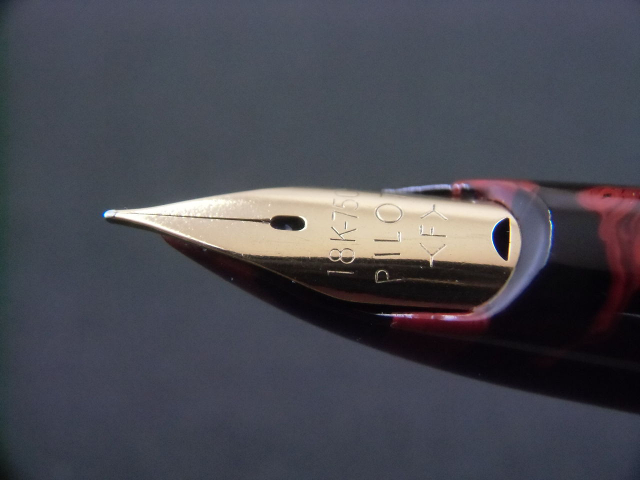PILOT 18K-750 ＜F＞首軸までラッカー塗装 : 万年筆おやじの備忘録