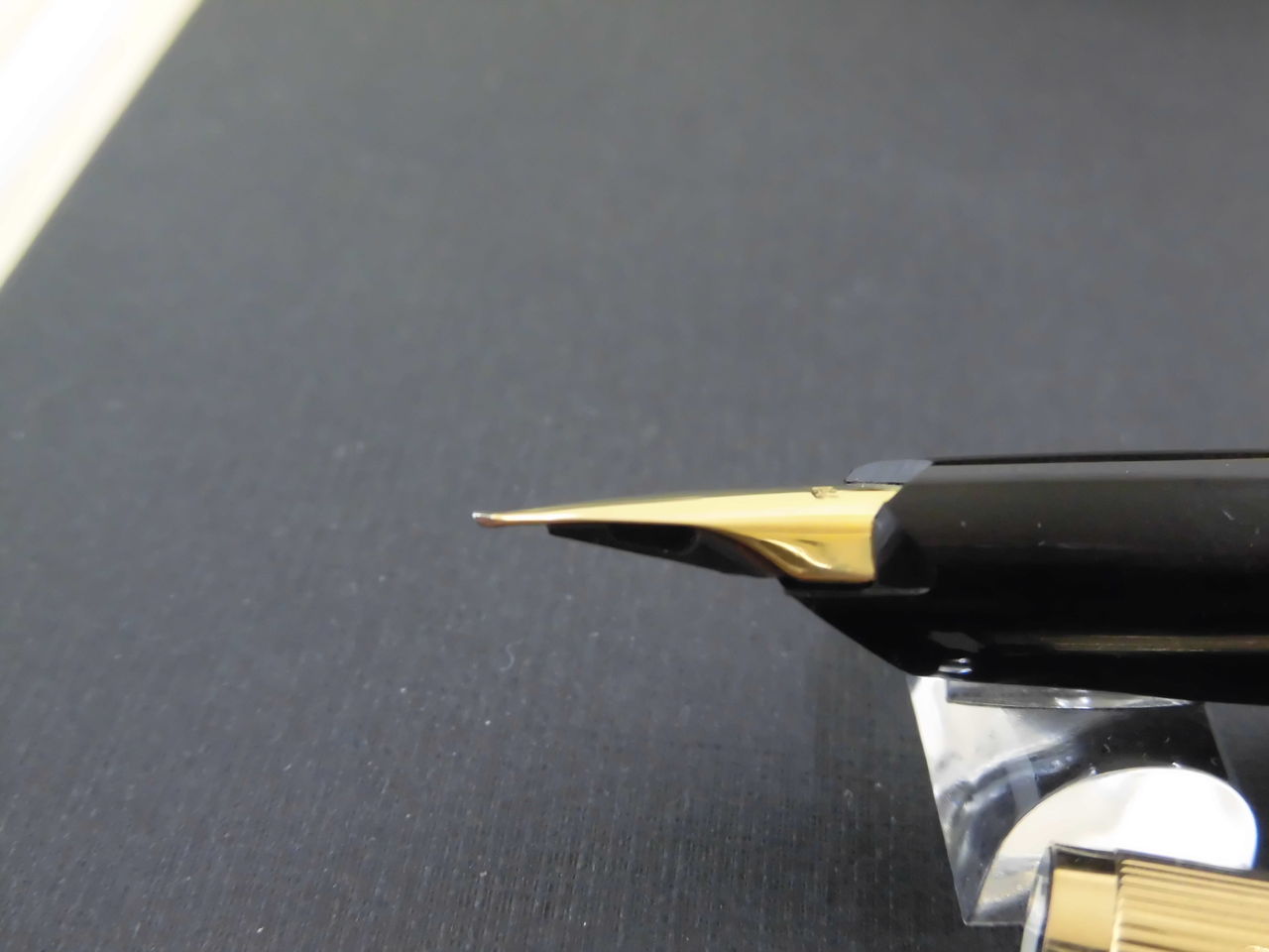 No.1246 (MONTBLANC)、祖父が使っていた金ピカなビンテージ万年筆