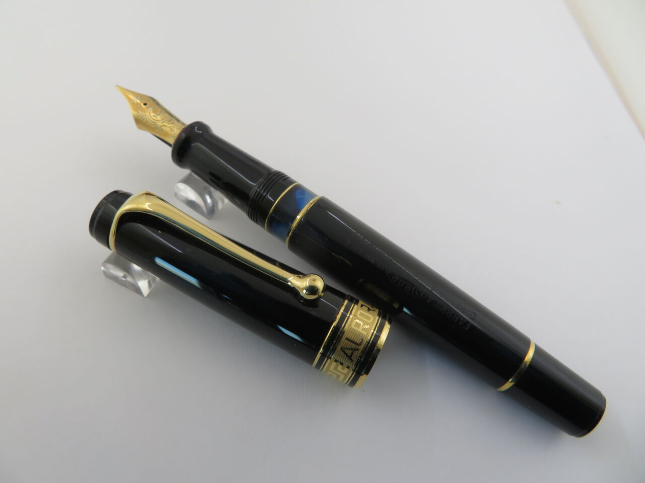 AURORA オプティマ 万年筆 14金ペン先 M 黒 AURORA オプティマ 万年筆 14金ペン先 M 黒 【公式通販】