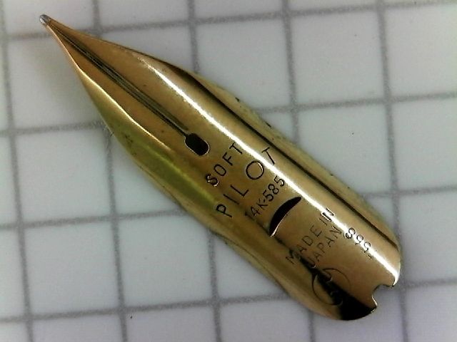 PILOT E-300 14K-585 <SOFT> : 万年筆おやじの備忘録