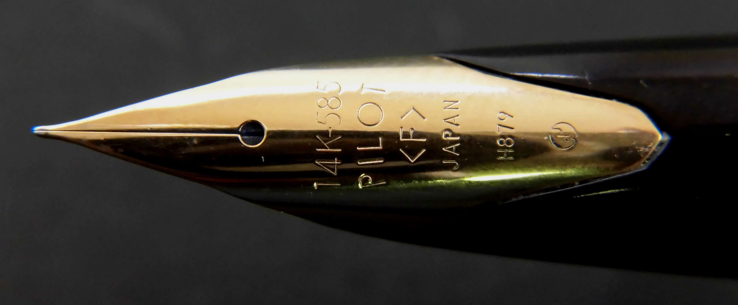 PILOT Elite 14K-585 <F> H879 : 万年筆おやじの備忘録