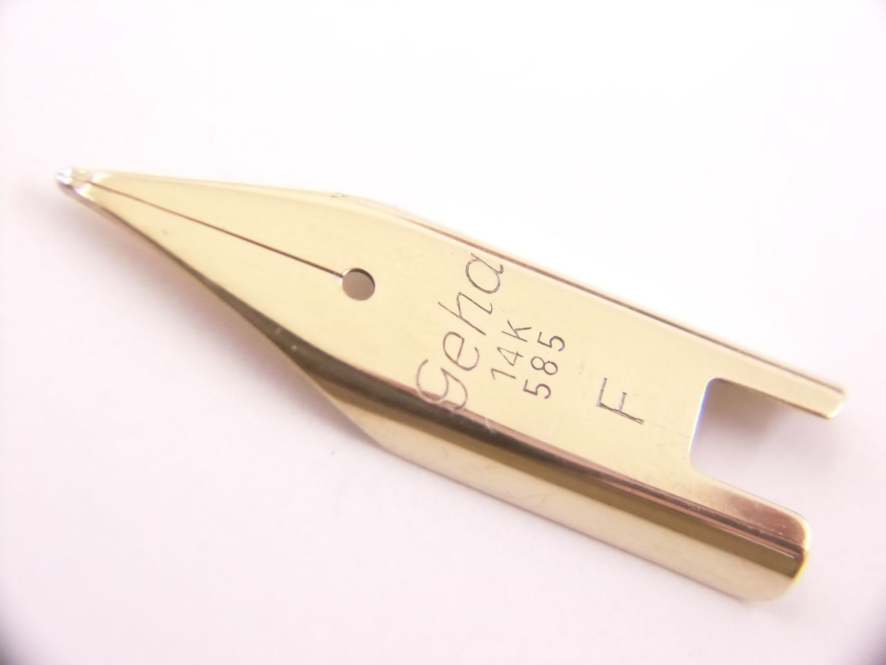 緊急参戦 GEHA 14C-585<F> : 万年筆おやじの備忘録