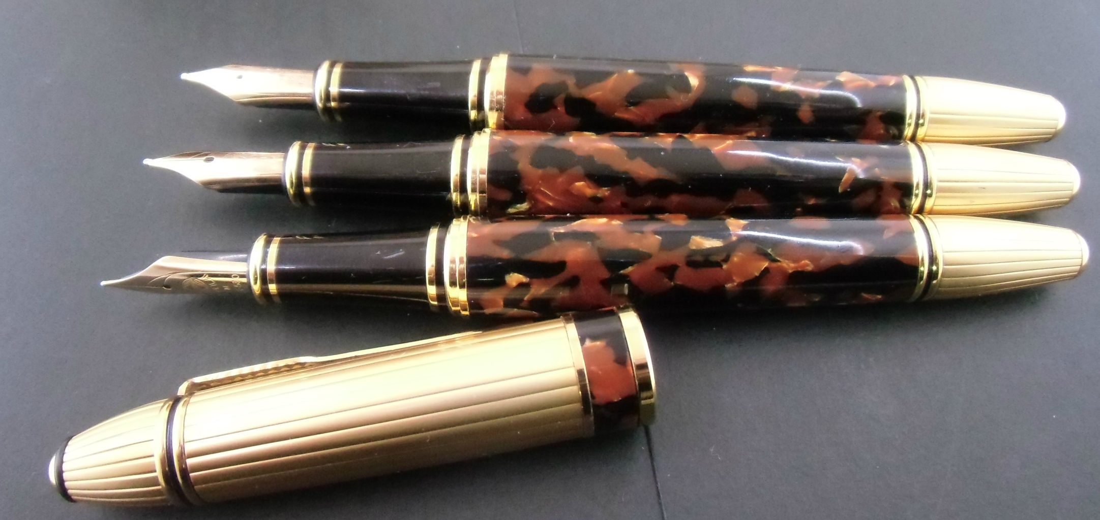 HAOLILAI 万年筆　14K金筆 HAOLILAI GOLD PEN 14K-585 ＜逆OBクーゲル＞ : 万年筆おやじの備忘録