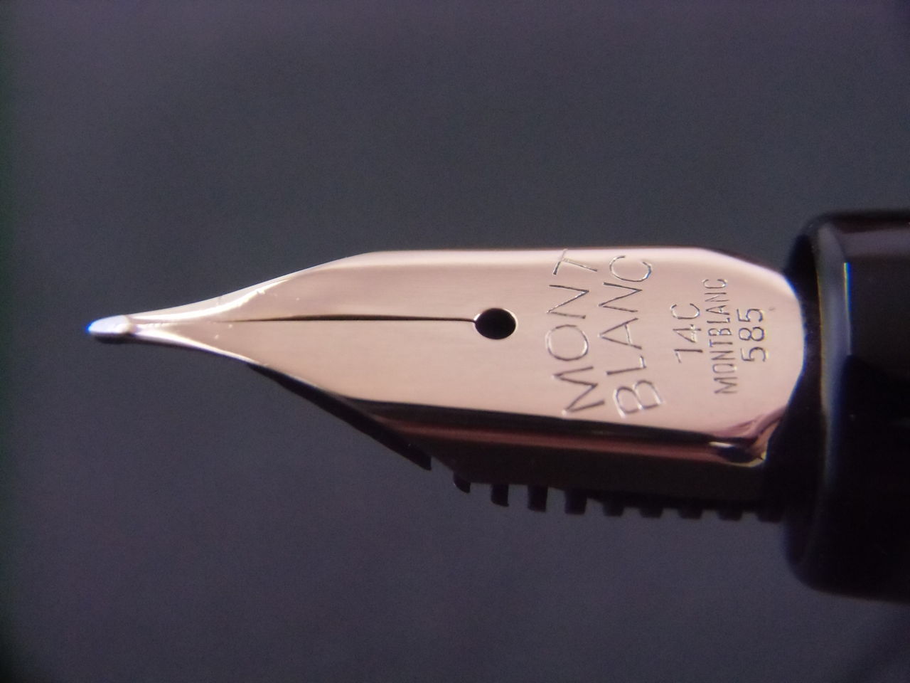 ビンテージ・モンブラン祭”MONTBLANC 256 後期型 : 万年筆おやじの備忘録