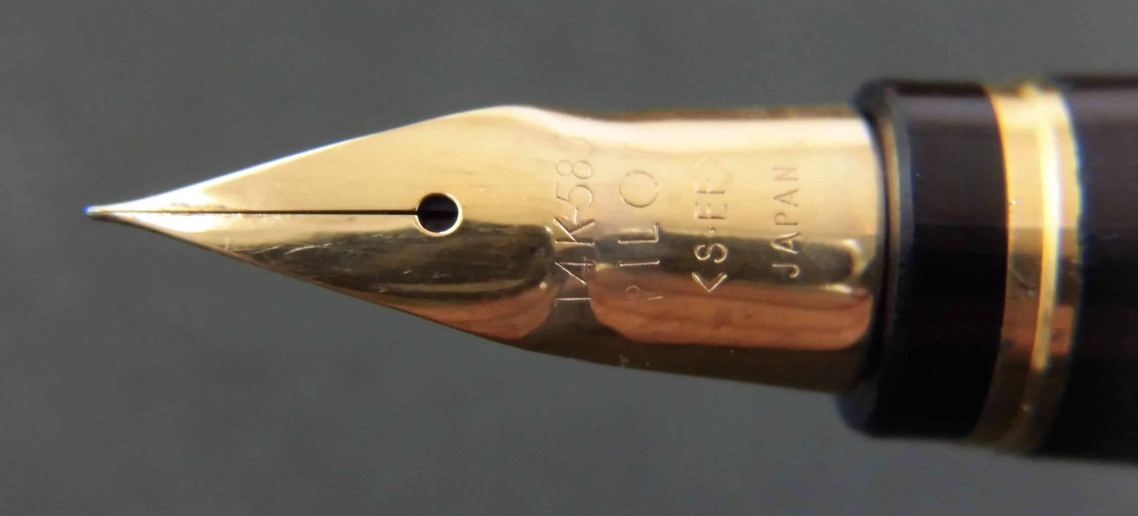 PILOT Elabo 14K-585 初代初期型 ＜S・EF＞ : 万年筆おやじの備忘録