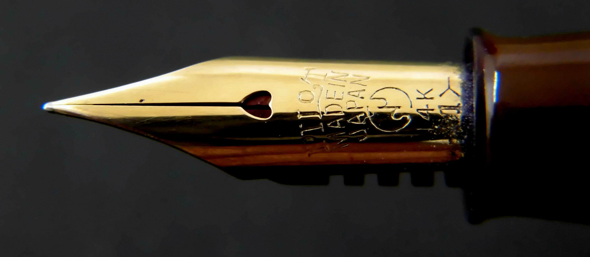 Pilot 53R セルロイド　万年筆 PILOT 53R 14K 赤/金セルロイド ～インクサック交換 | 萬屋あっちゃん