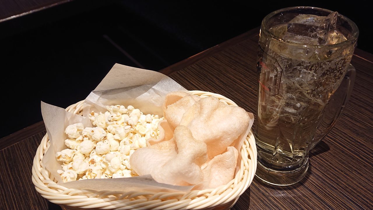 東京都 神田 腹八分目なんて無理 デカ盛り絶品居酒屋 まんぷく調査団 東京都 神田 腹八分目なんて無理 デカ盛り絶品居酒屋 まんぷく調査団