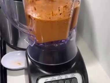 【ネコ】 私がミキサーのスイッチを入れる。こいつめぇ！ → 猫、勘違いです…