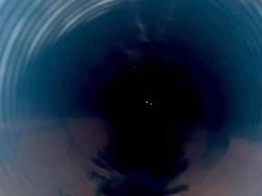 その排水管を覗き込んではいけない。だが私は好奇心に負けてしまった → こうなった…