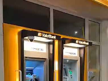 【海外】 用もないのにＡＴＭに立ち寄った。いや、むしろこれが目的だ！ → 私はそこでこうします…