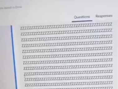 【猫】 パソコン画面には謎の文字が並んでいた。これは何かのメッセージ？ → 違いました…