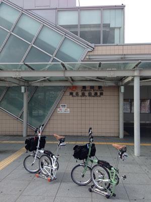 201308004