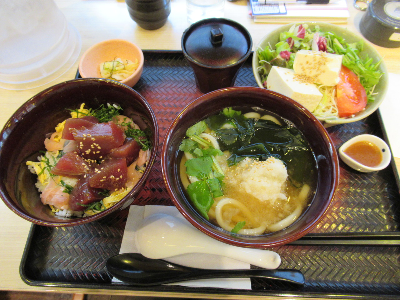 飯田橋 大戸屋ごはん処 飯田橋店 鰹丼と温うどん 手造り豆腐サラダ いちごのパフェ ハラヘリ日記 Ii 飯田橋 大戸屋ごはん処 飯田橋店 鰹丼と温うどん 手造り豆腐サラダ いちごのパフェ ハラヘリ日記 Ii