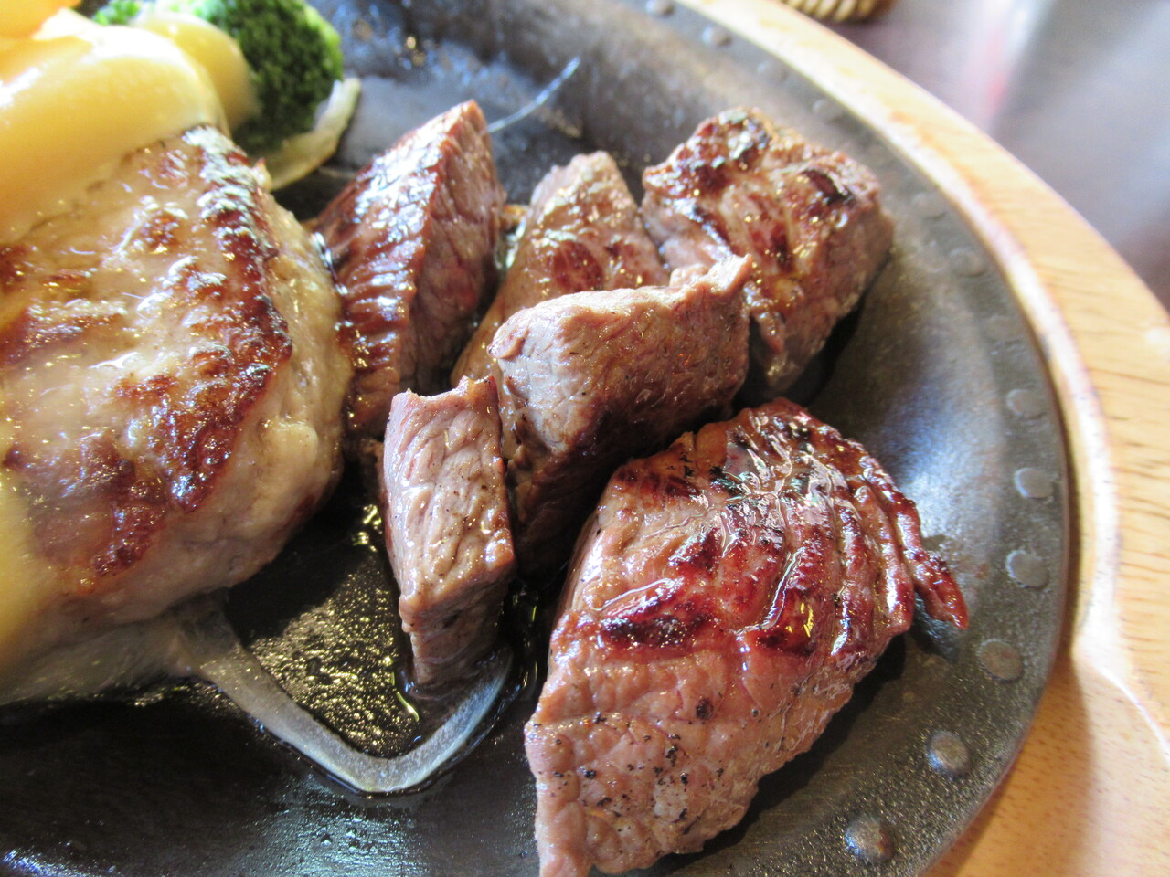 小平 びっくりドンキー 小平大沼店 ハンバーグ コロコロステーキセット ライス大盛 トッピングチーズ パイン ハラヘリ日記 Ii