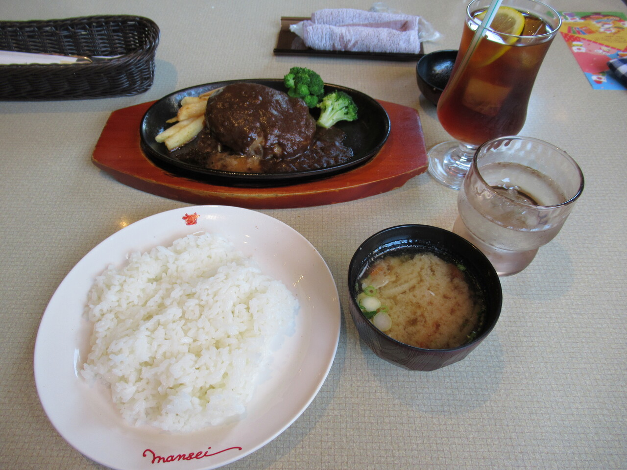 小平市 肉の万世 小平店 万世ハンバーグランチ ハラヘリ日記 Ii 小平市 肉の万世 小平店 万世ハンバーグランチ ハラヘリ日記 Ii