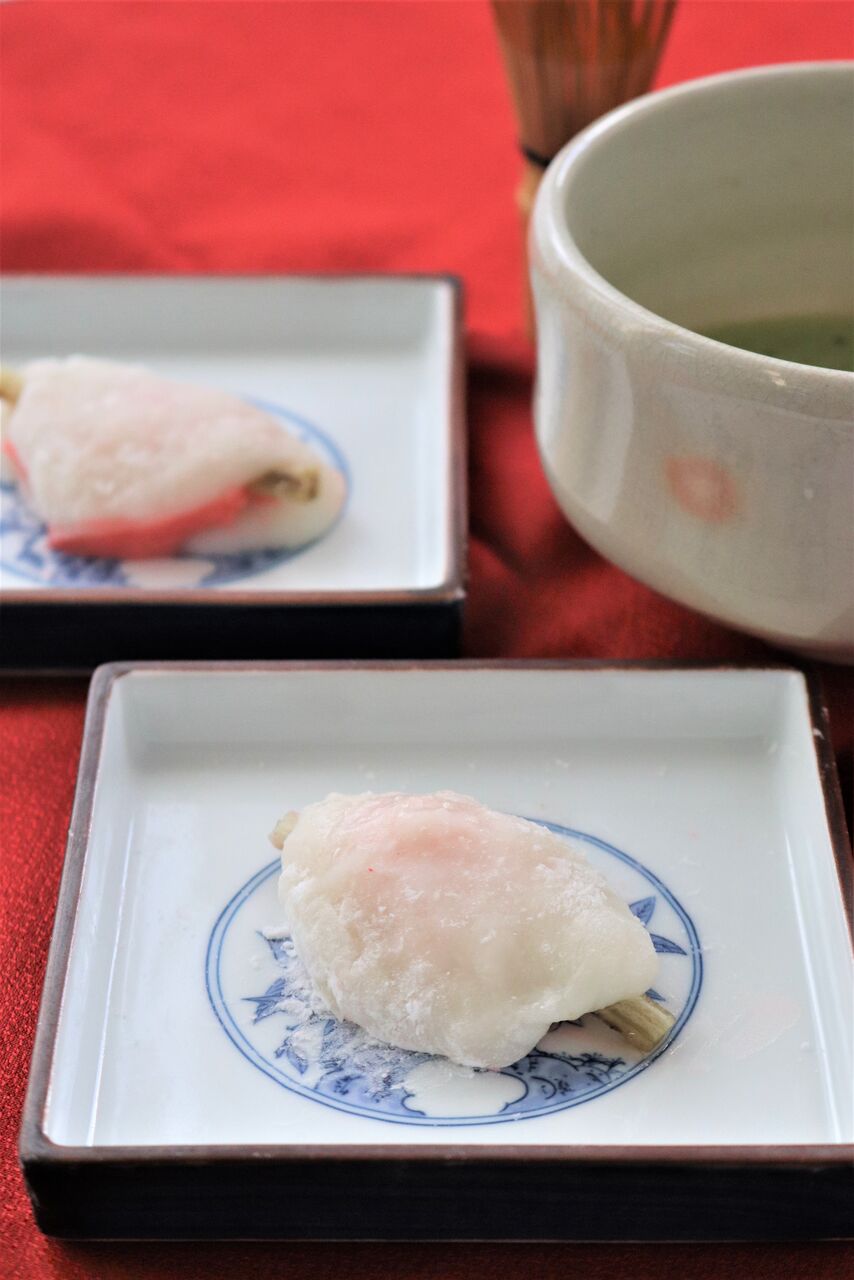 花びら餅をお抹茶で 野菜と魚のおもてなしサロン Maman S Dream 神戸 明石