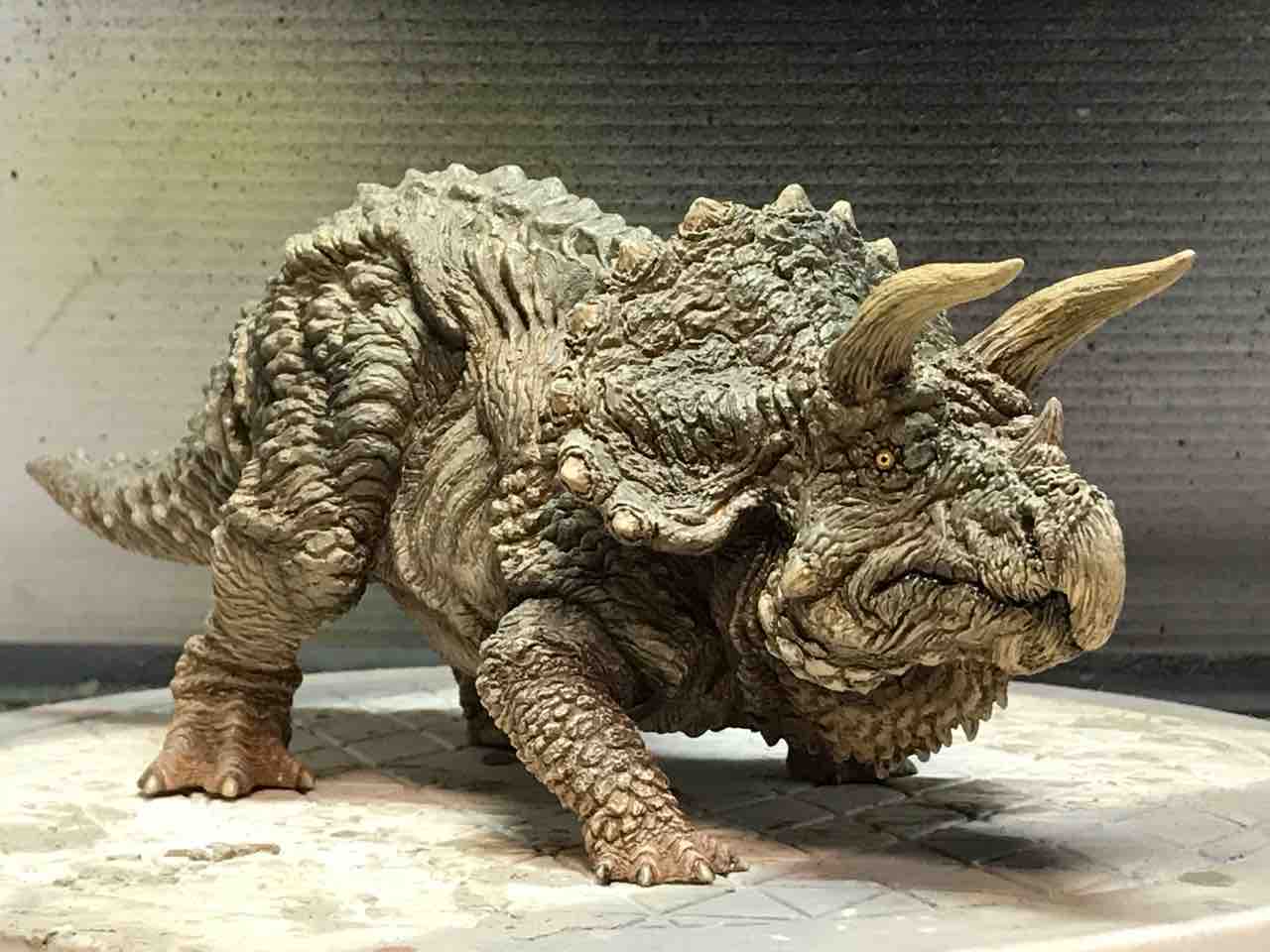 ねんど星人　トリケラトプス　ガレージキット トリケラトプス塗装完了 : ねんど星人のねんどblog