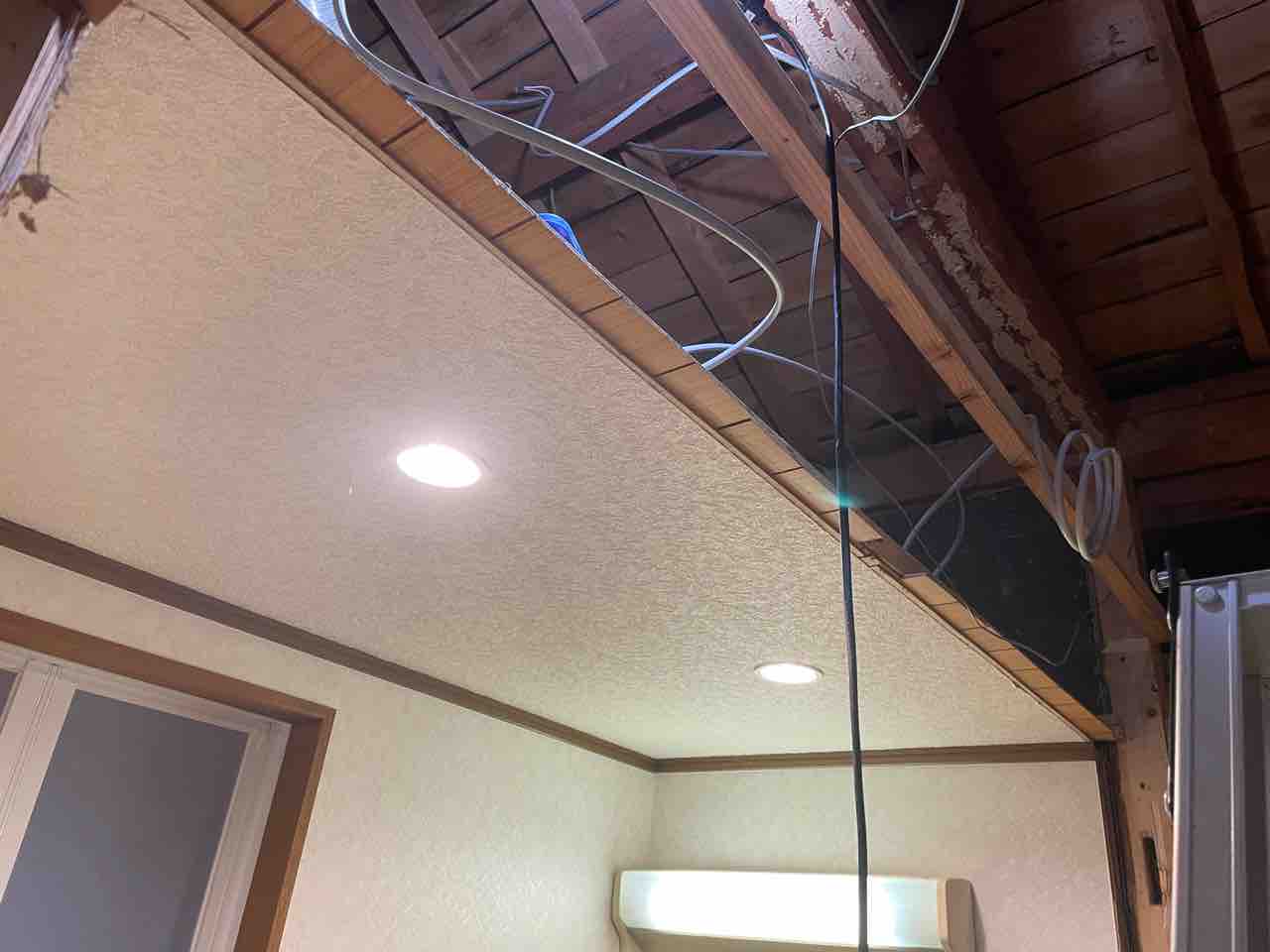 古民家再生 洗面所の天井作るぞ 自力建設 ガレージ 港の家 古民家再生 イマココ