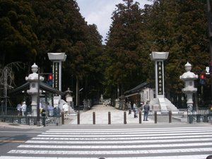 200804032