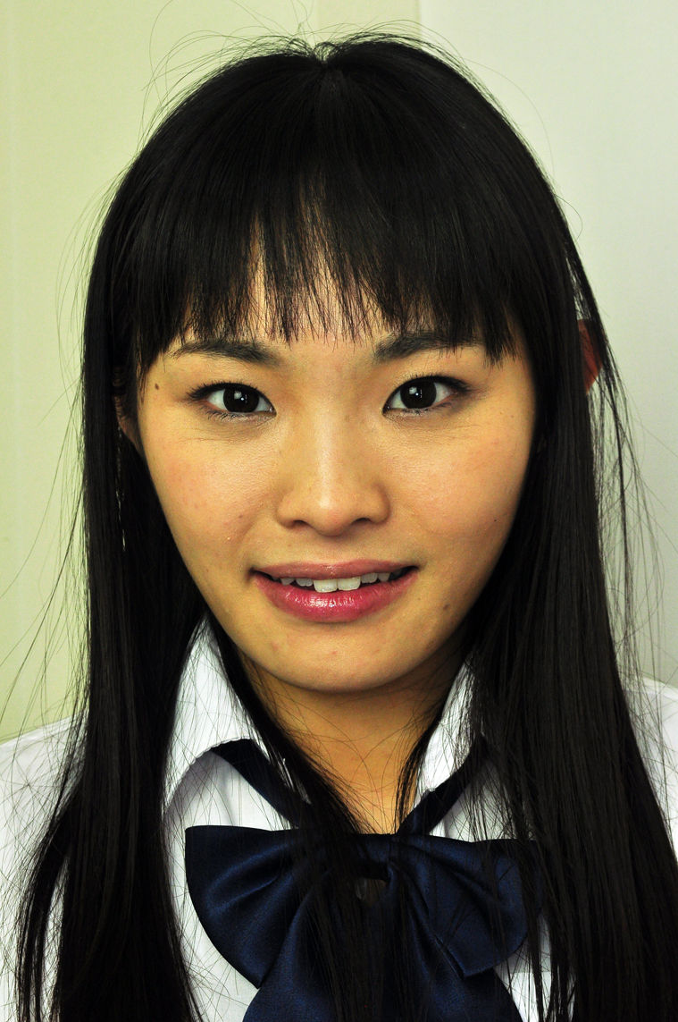 初芽りな 初芽りなちゃん ２０歳の歯 : 粘心次郎の 口腔内 歯 観察 日記