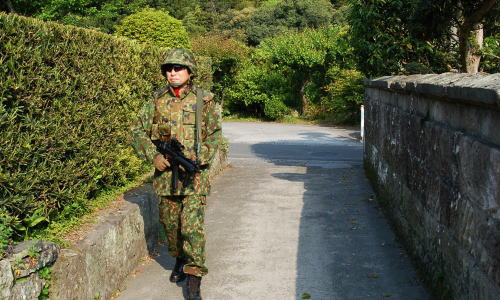 嗚呼！ H＆K MP5 R．A．S 「 歩哨？不審者に備えよ