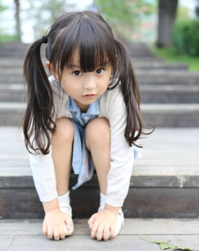 歩いていた幼女３人から挨拶され 挨拶を返した不審者 通報 プギャーnews