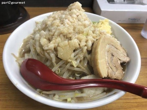 店員「ニンニクいれますか？」 彡(^)(^)「はい！」