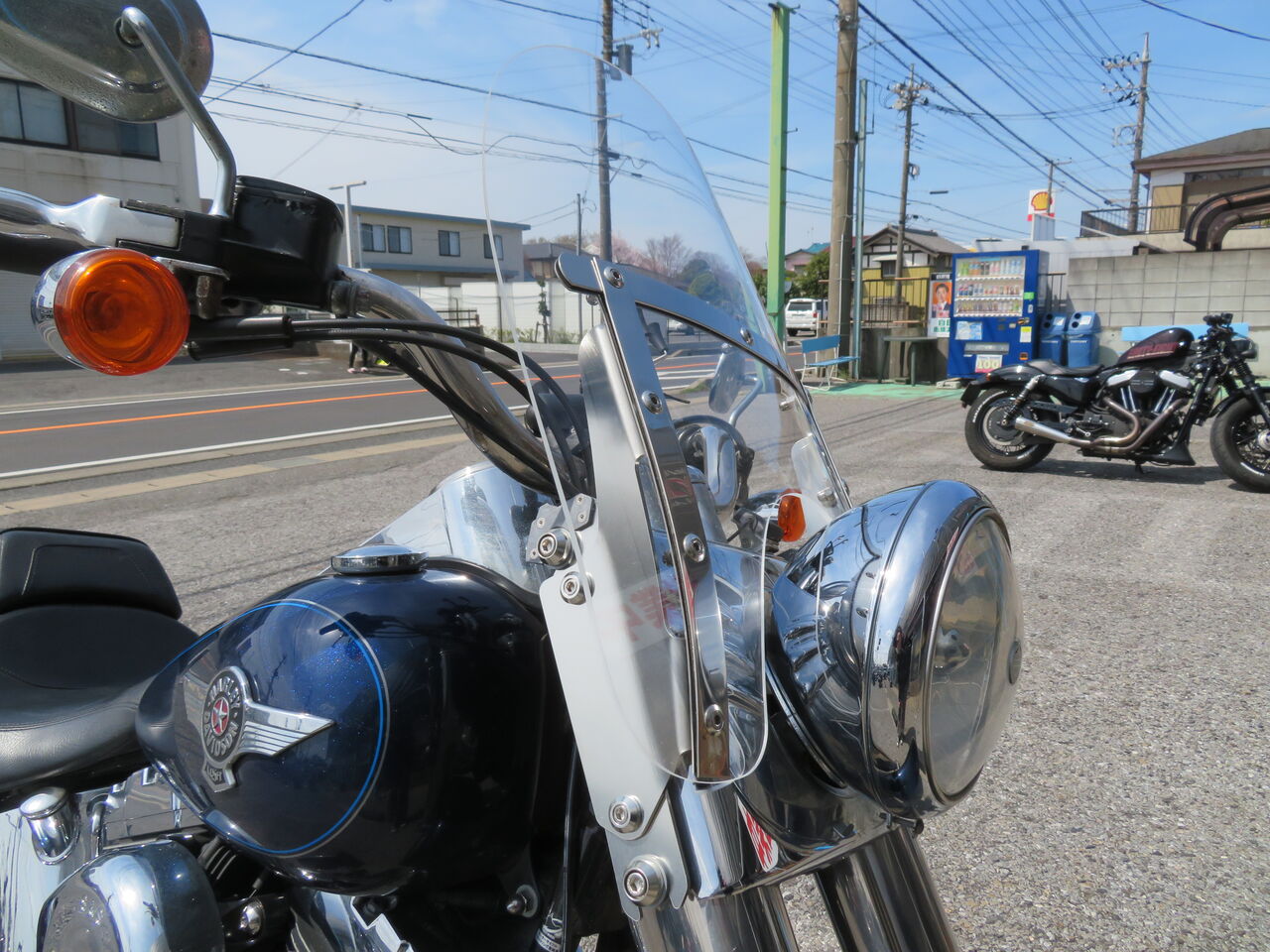 2013年式FLSTFにウインドシールド取り付け!! : HarleyDavidsonパーツ